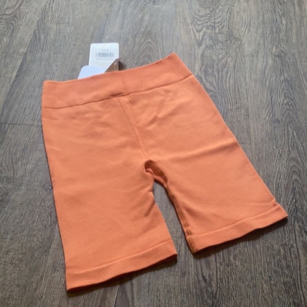 Fabletics High Waisted Seamless Rib Short - Picture 6 of 7